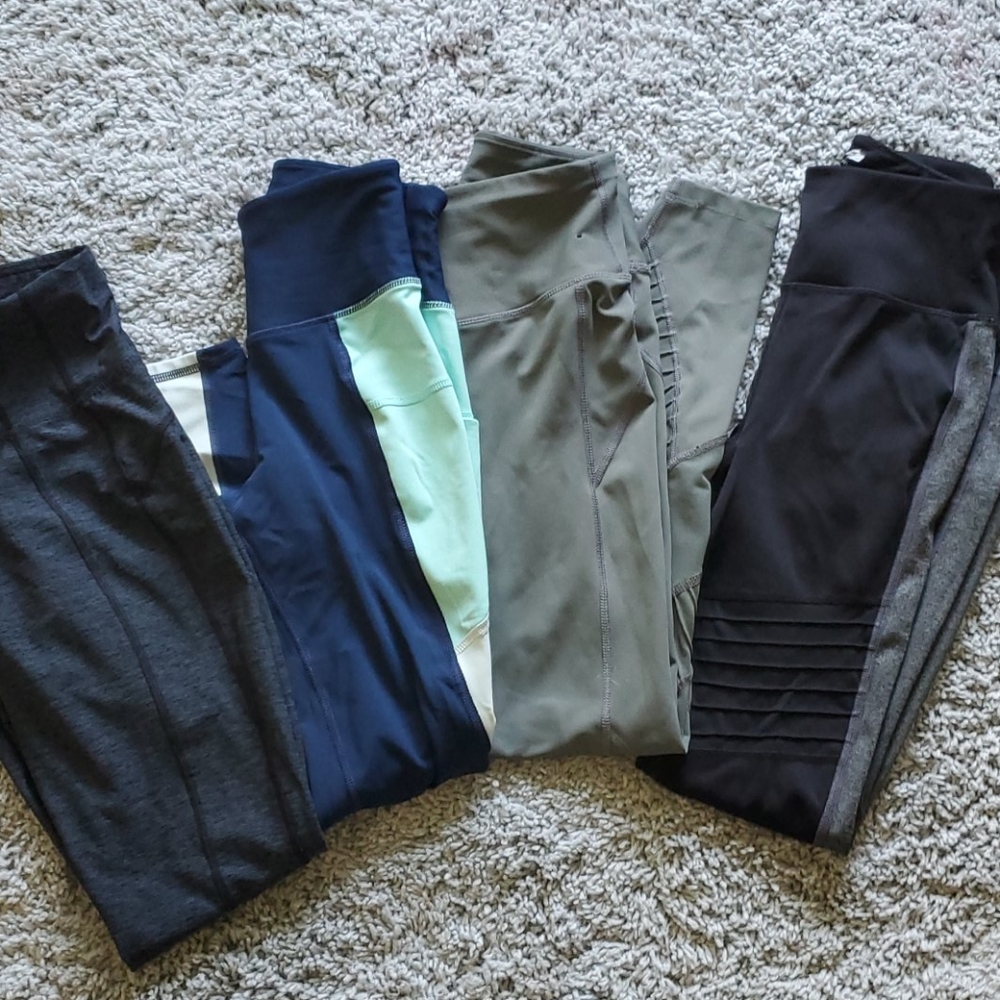Lot of Avia workout leggings